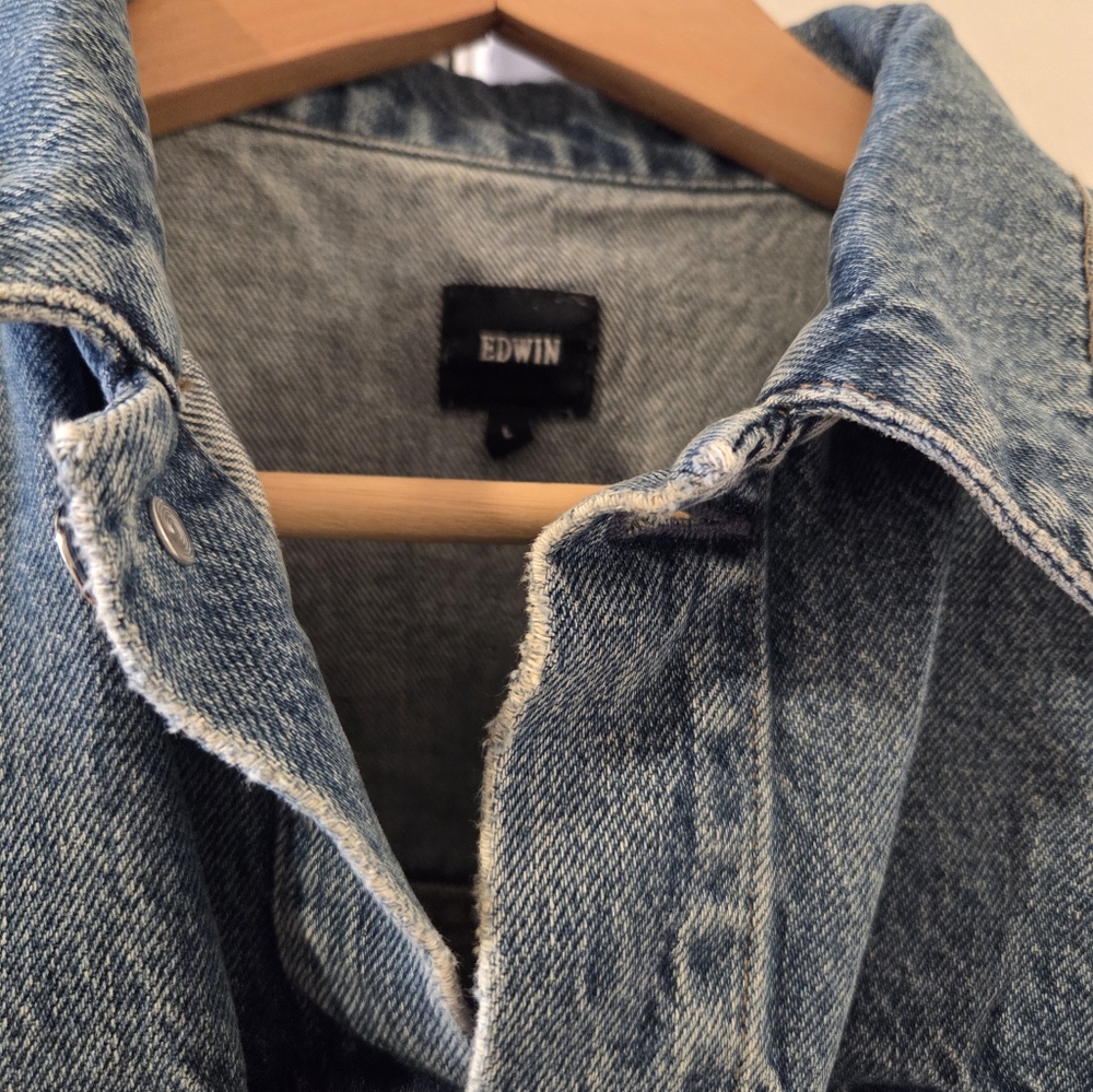 NWT Edwin Blue Denim Cropped Jacket - Picture 3 of 13